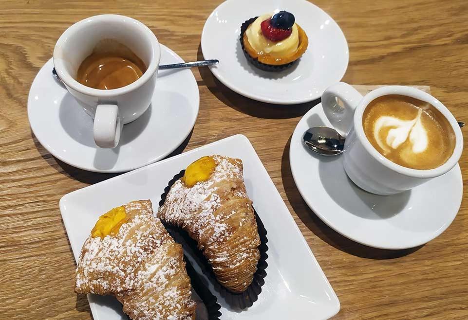 ローマ ブッキング ハウス Bed & Breakfast エクステリア 写真