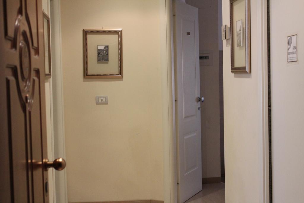 ローマ ブッキング ハウス Bed & Breakfast エクステリア 写真