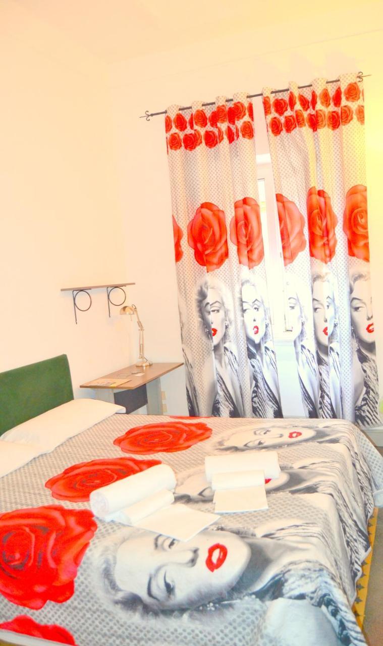 ローマ ブッキング ハウス Bed & Breakfast エクステリア 写真